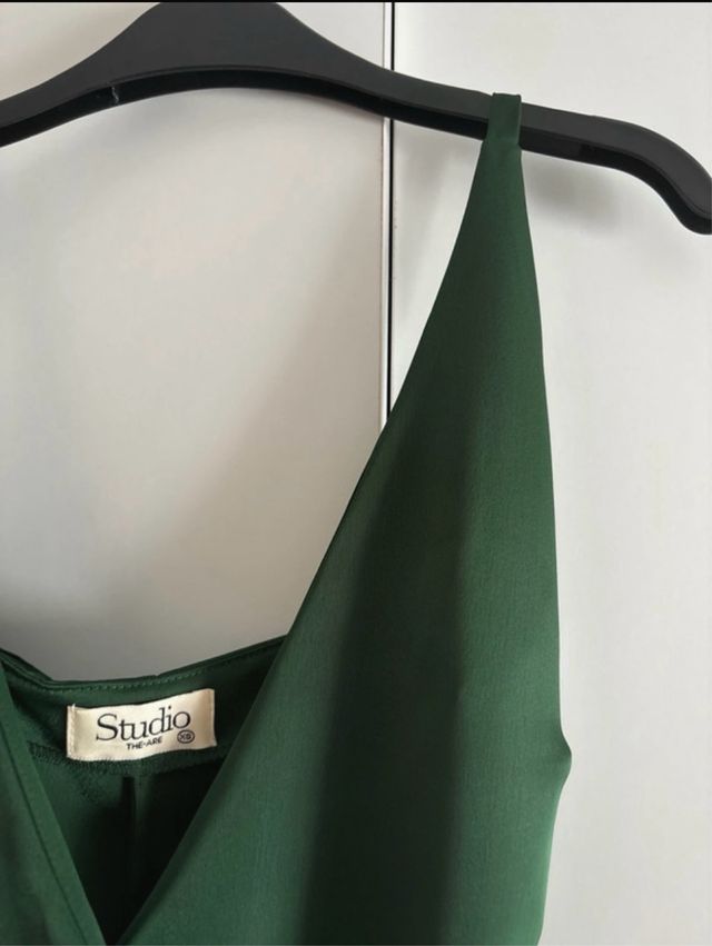 Vestido verde de la marca The-are