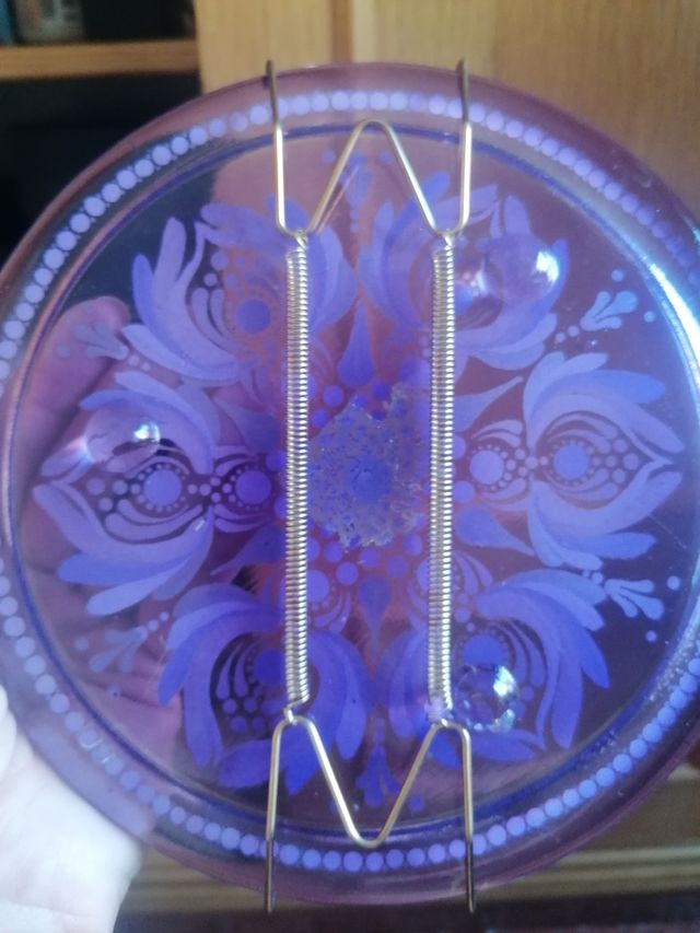 Plato pintado a mano