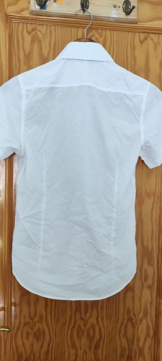 Chaleco de camarera con camisetas