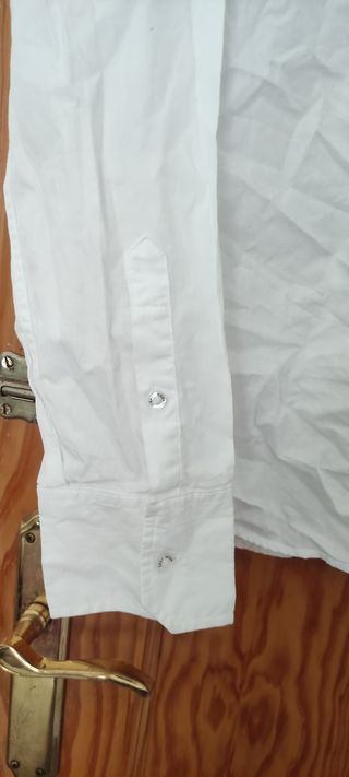 Chaleco de camarera con camisetas