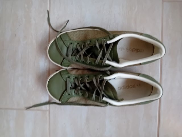 Scarpe Adidas taglia 42