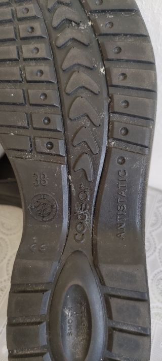 Zapatos de camarera