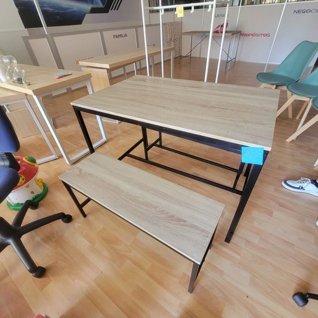 Mesa Madera + dos bancos