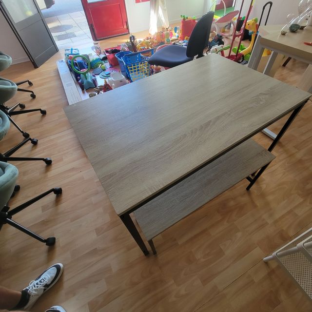 Mesa Madera + dos bancos