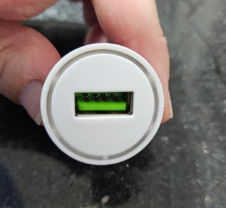 Cargador coche para móvil