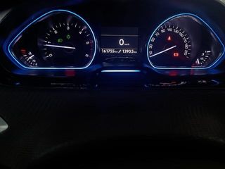 Peugeot 2008 e-HDI 115 Allure 84 kW (115 CV)