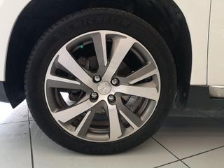 Peugeot 2008 e-HDI 115 Allure 84 kW (115 CV)