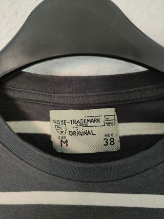 Camiseta Pull and Bear. Talla M