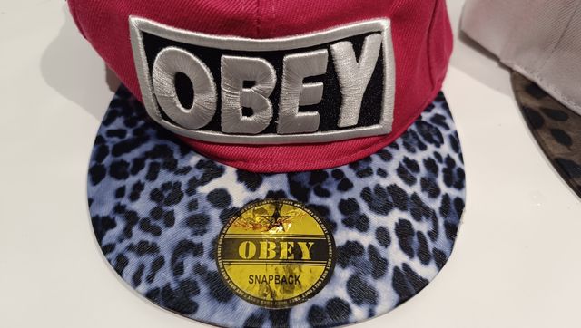 Gorras más regalo sorpresa!!!!!!!
