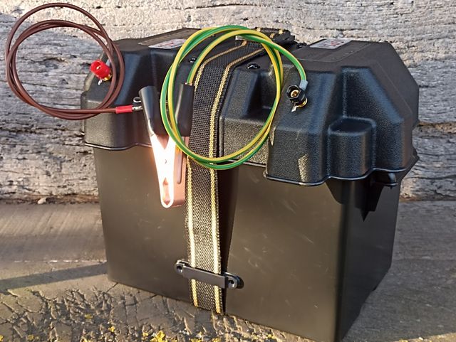 PASTOR ELÉCTRICO 12V. BATERÍA DE COCHE INTERNA.