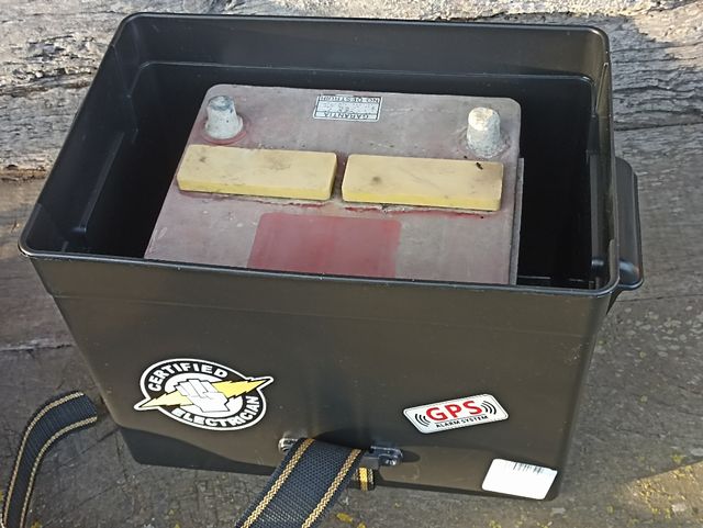 PASTOR ELÉCTRICO 12V. BATERÍA DE COCHE INTERNA.