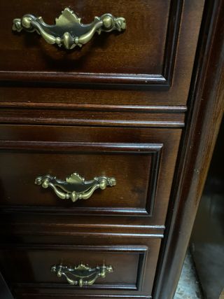 COMODA CAOBA CLASICA TIRADORES BRONCE AÑOS 70