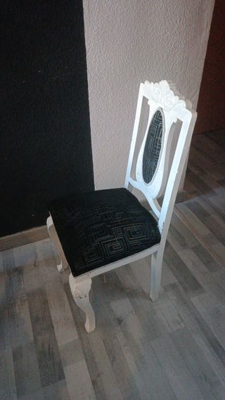 Conjunto de 4 Sillas antiguas y restauradas todas