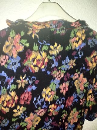 Blusa flores manga corta 