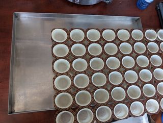 2.400 Moldes Cupcakes 6x3cm con 6 bandeja de horno