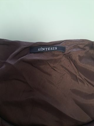 Vestido marrón Síntesis