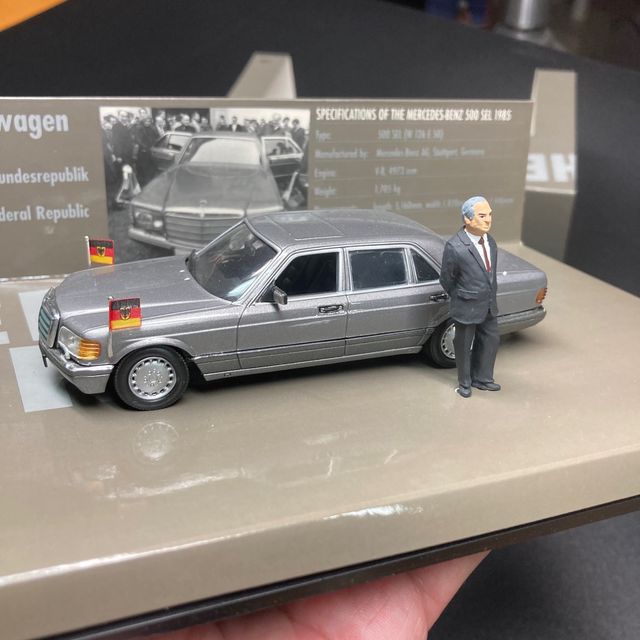 1/43 MINICHAMPS Mercedes Benz 500 SEL