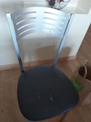 Mesa de comedor con sillas