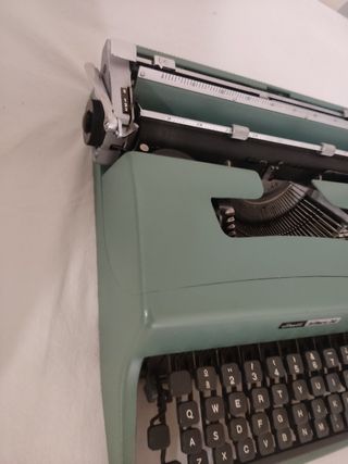Maquina escribir Olivetti lettera 32