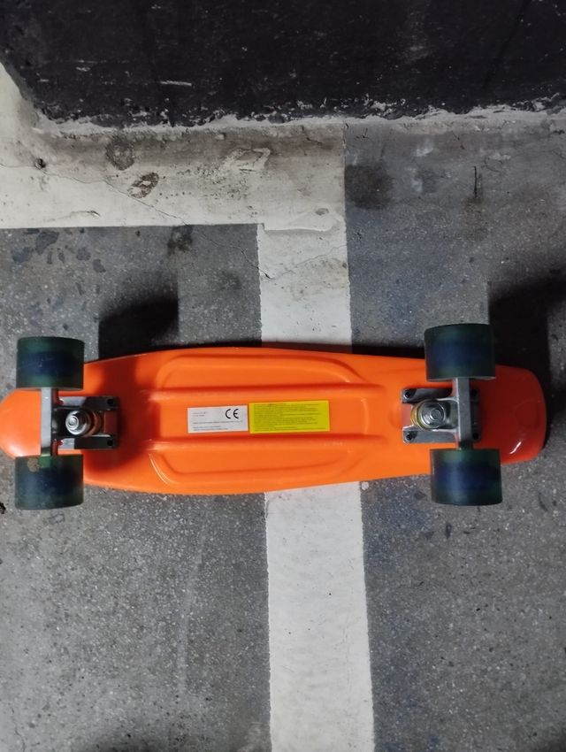 Skateboard naranja