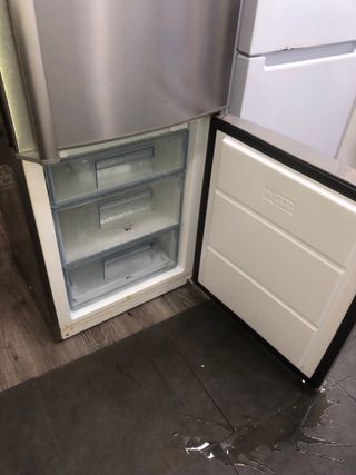 nevera exelente AEG