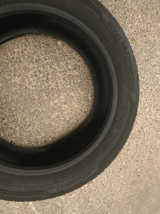 SE VENDE 2 NEUMÁTICOS 