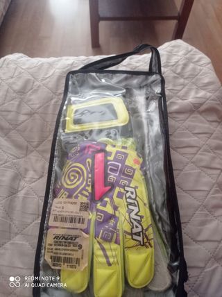 Guantes de portero rinat