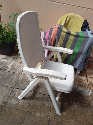 Tumbona y silla terraza muy cómodas