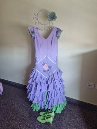 Traje de flamenca + zapatos (n° 37)