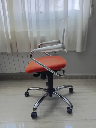 SILLA DE DESPACHO (opcional mesa de estudio)