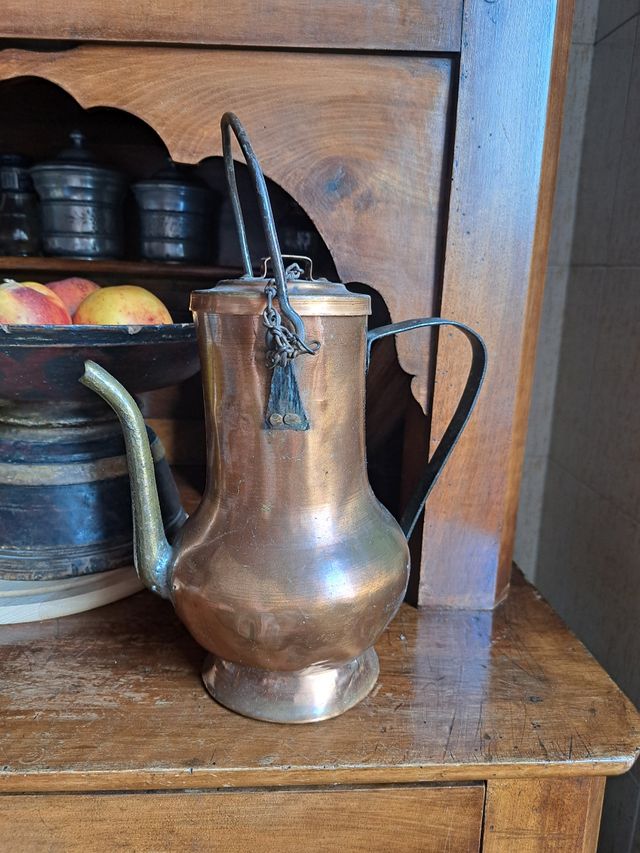 Antica brocca caffettiera in rame