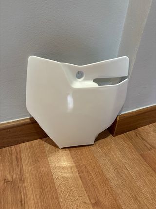Careta plana blanca moto tipo ktm