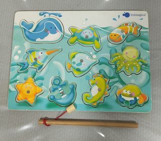Puzzle infantil de pesca magnético.