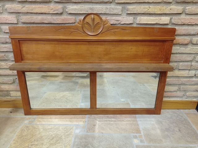 Espejo biselado antiguo nogal tallado repisa