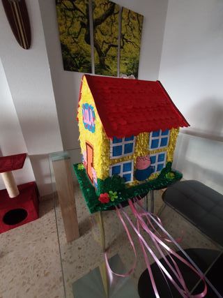 Piñata casita de Peppa Pig