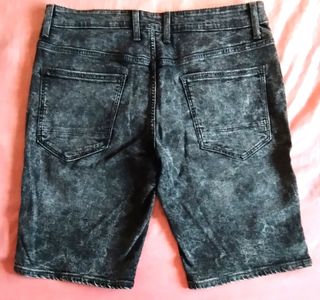 Bermuda vaquera hombre.