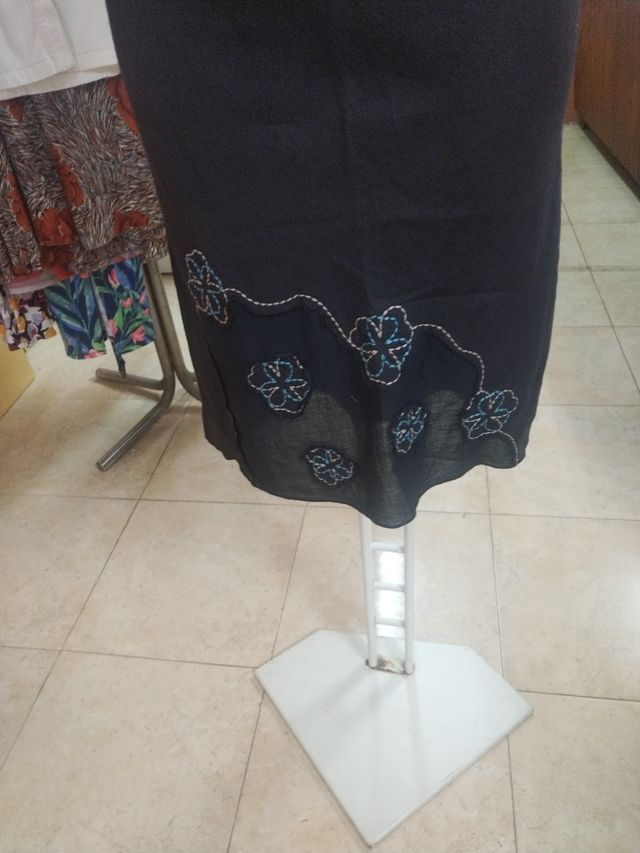 Falda lino y blusa bordada algodon