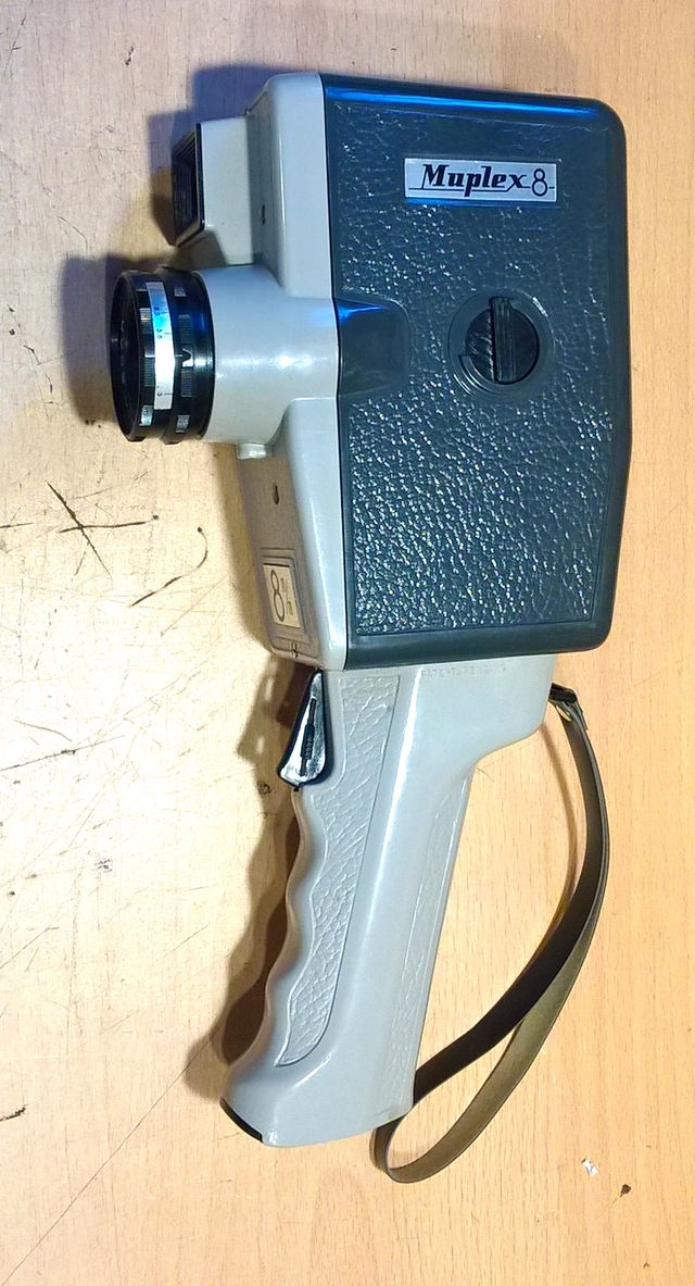 CINEPRESA A PELLICOLA 8 mm MUPI mod.MUPLEX 8