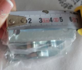Enganche metal puerta
