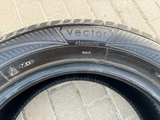 Rueda Goodyear vector 4 seasons  235/55 R17 99H