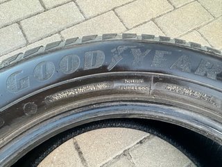Rueda Goodyear vector 4 seasons  235/55 R17 99H