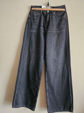 Pantalón vaquero amplio