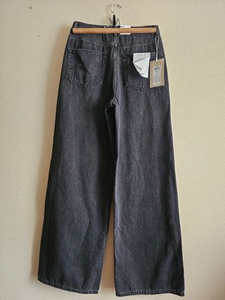 Pantalón vaquero amplio