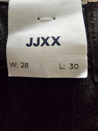 Pantalón vaquero amplio
