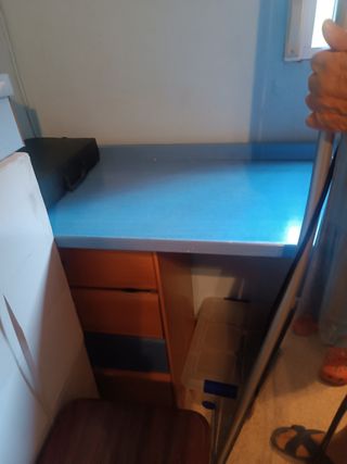 Literas y mesa escritorio