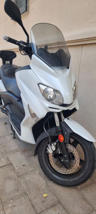 Xmax 125