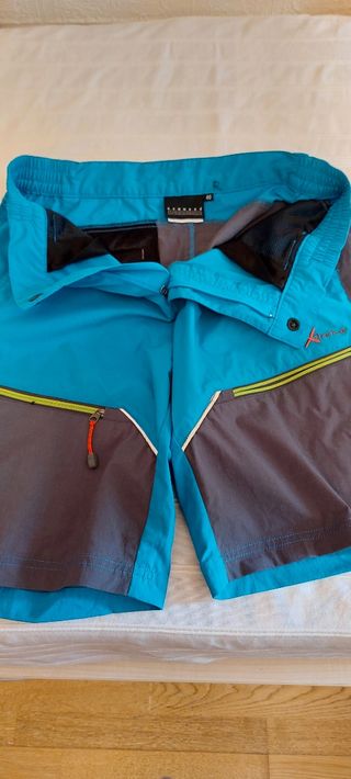Pantalón corto trekking talla 40