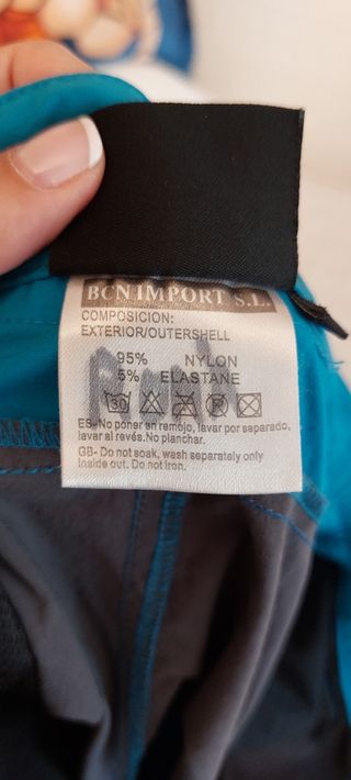 Pantalón corto trekking talla 40