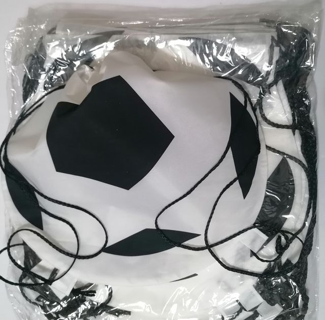 10 mochilas fútbol 5€.Detalle invitados