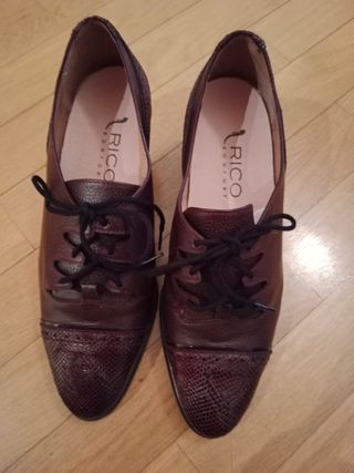 Zapato tacón con cordones